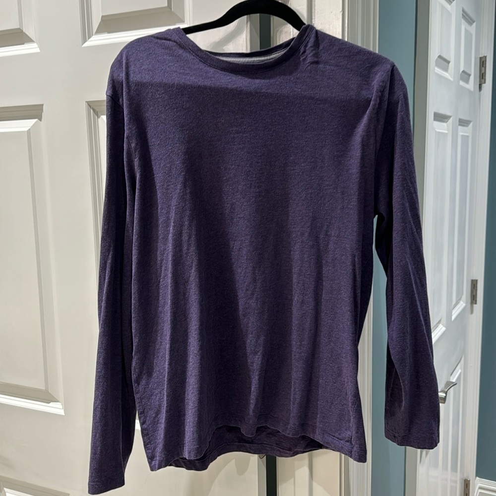 Men’s long sleeve shirt great condition.